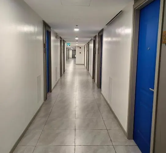 Modern Minimalist Views In Prime Location *